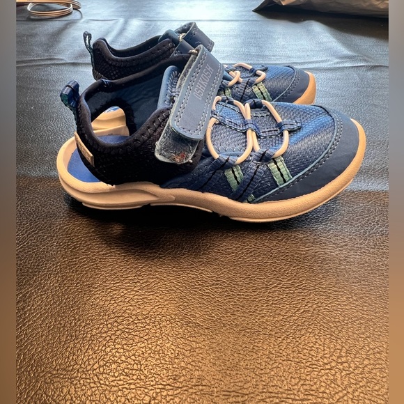 Osh Kosh Water Shoes‎ - Picture 4 of 6